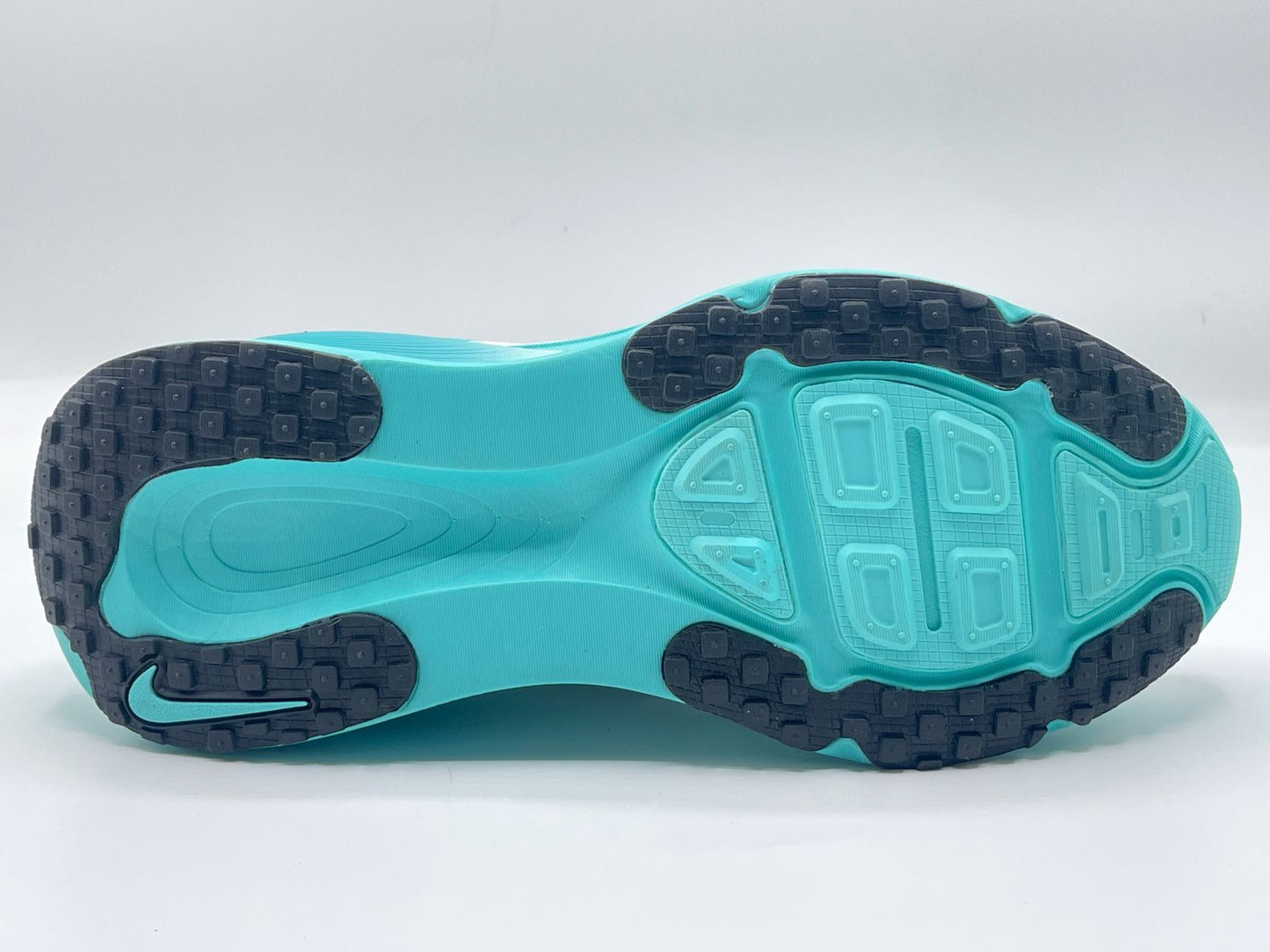 NIKE VOMERO 18