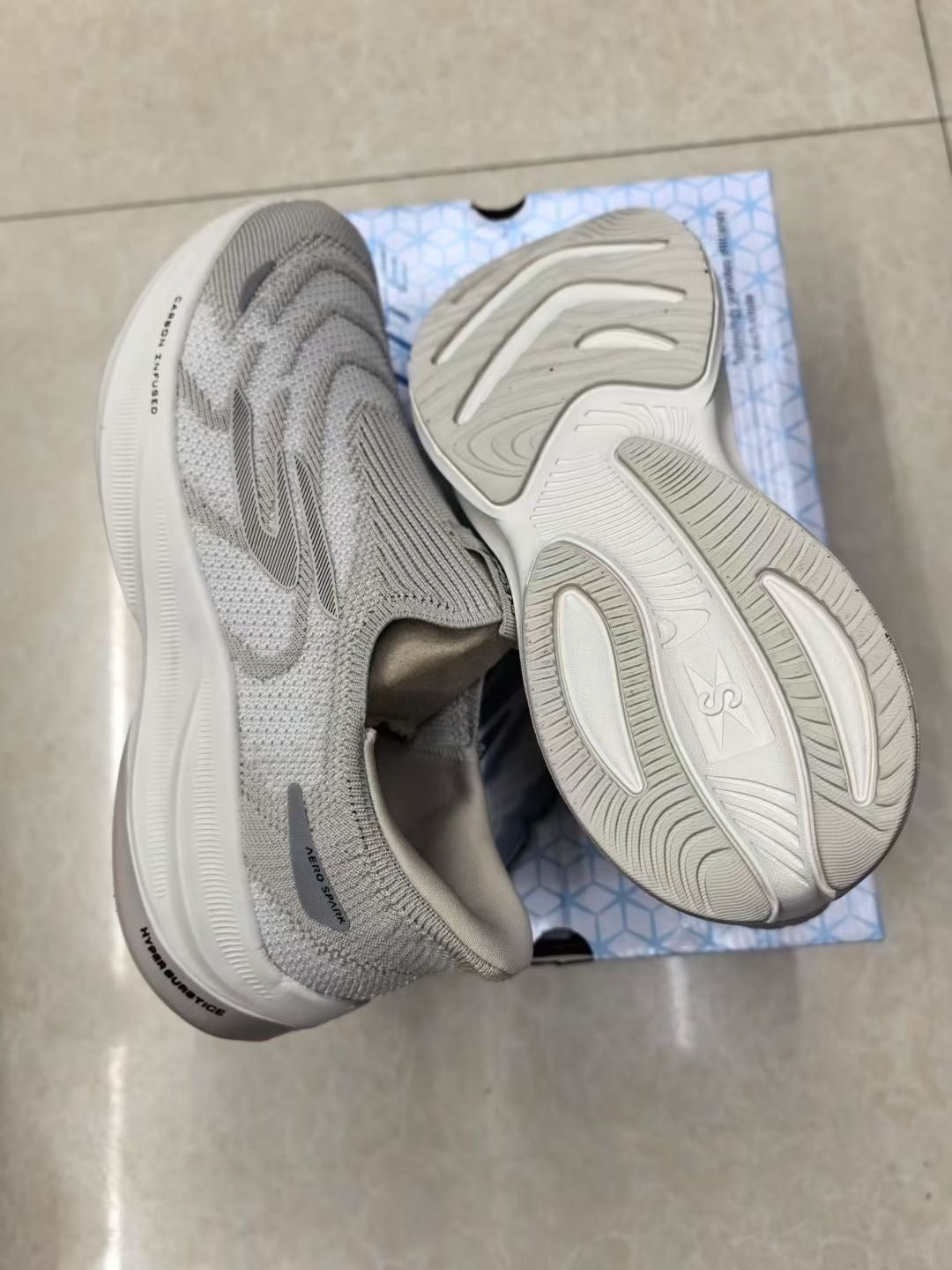 Slip-ins Arch Fit Carbon Infused walking or running