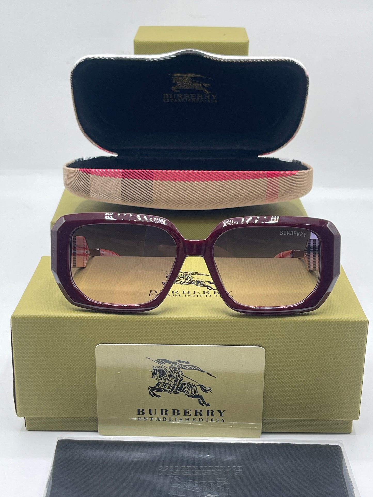 BRANDED SUNGLASSES