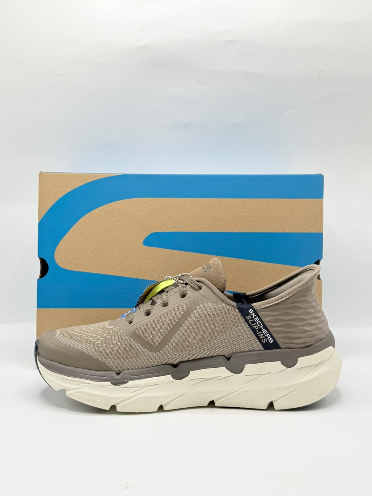 SkECHERS Slip-ins Arch Fit Carbon Infused walking or running