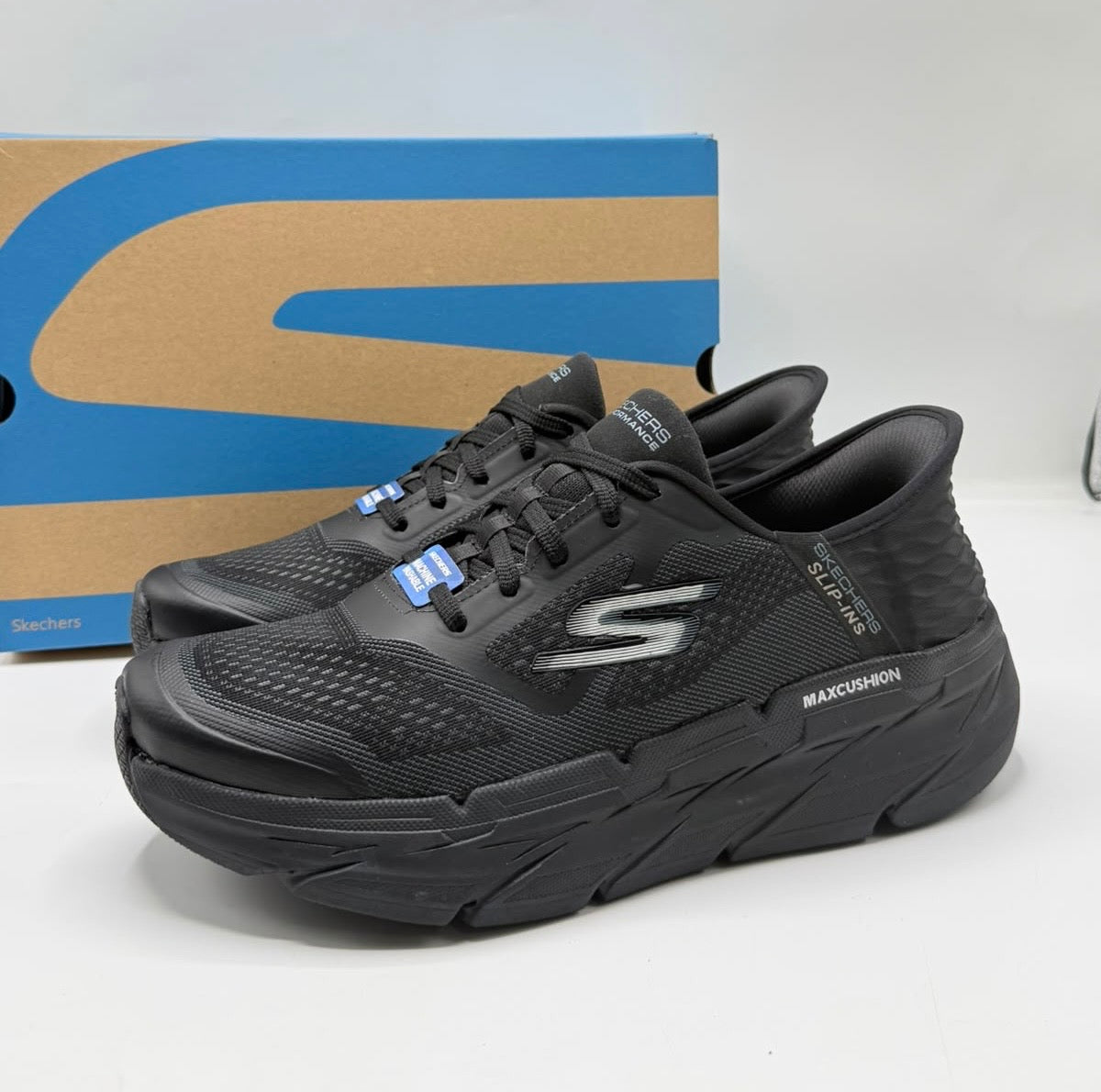 SkECHERS Slip-ins Arch Fit Carbon Infused walking or running