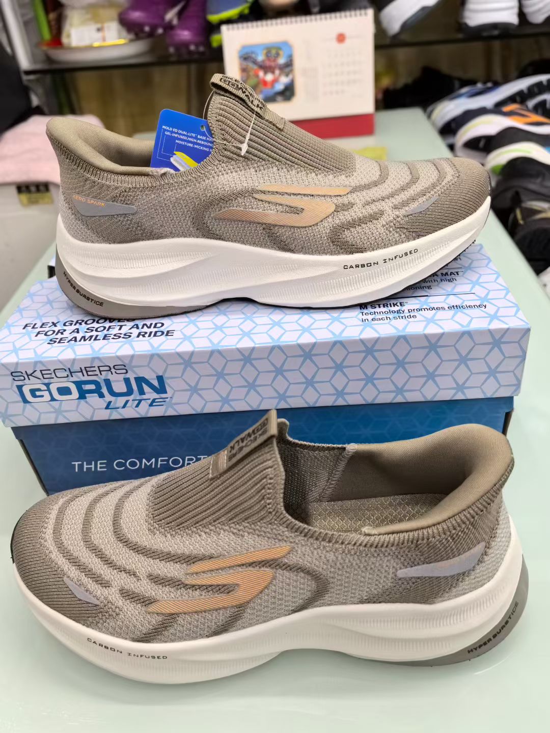 Slip-ins Arch Fit Carbon Infused walking or running