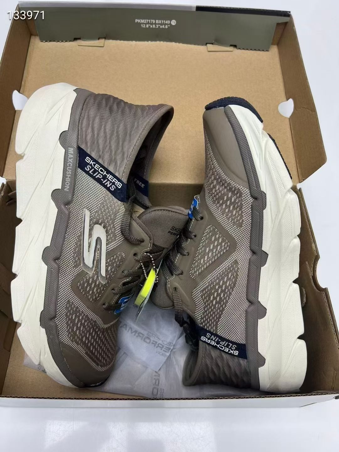 SkECHERS Slip-ins Arch Fit Carbon Infused walking or running