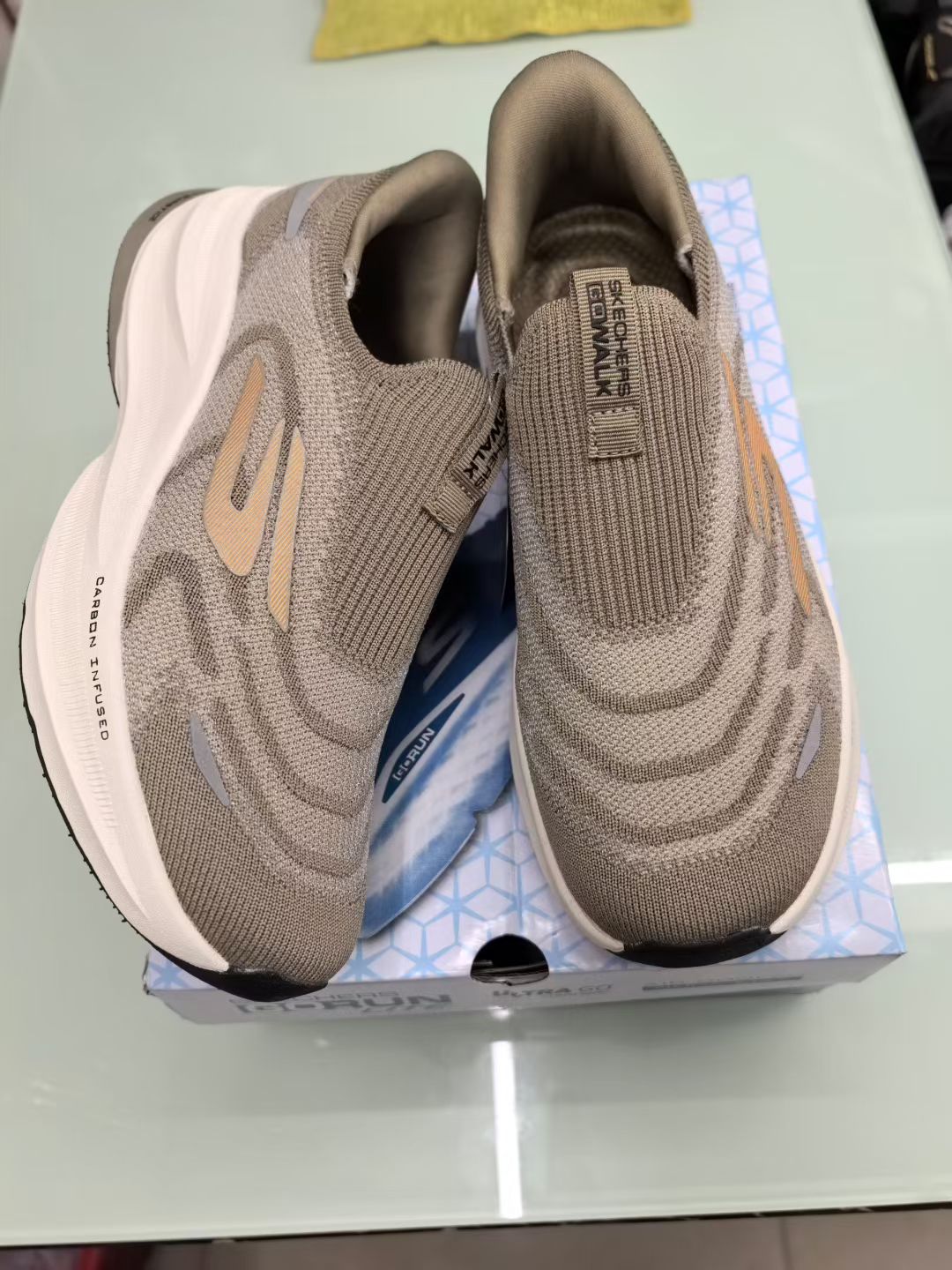 Slip-ins Arch Fit Carbon Infused walking or running