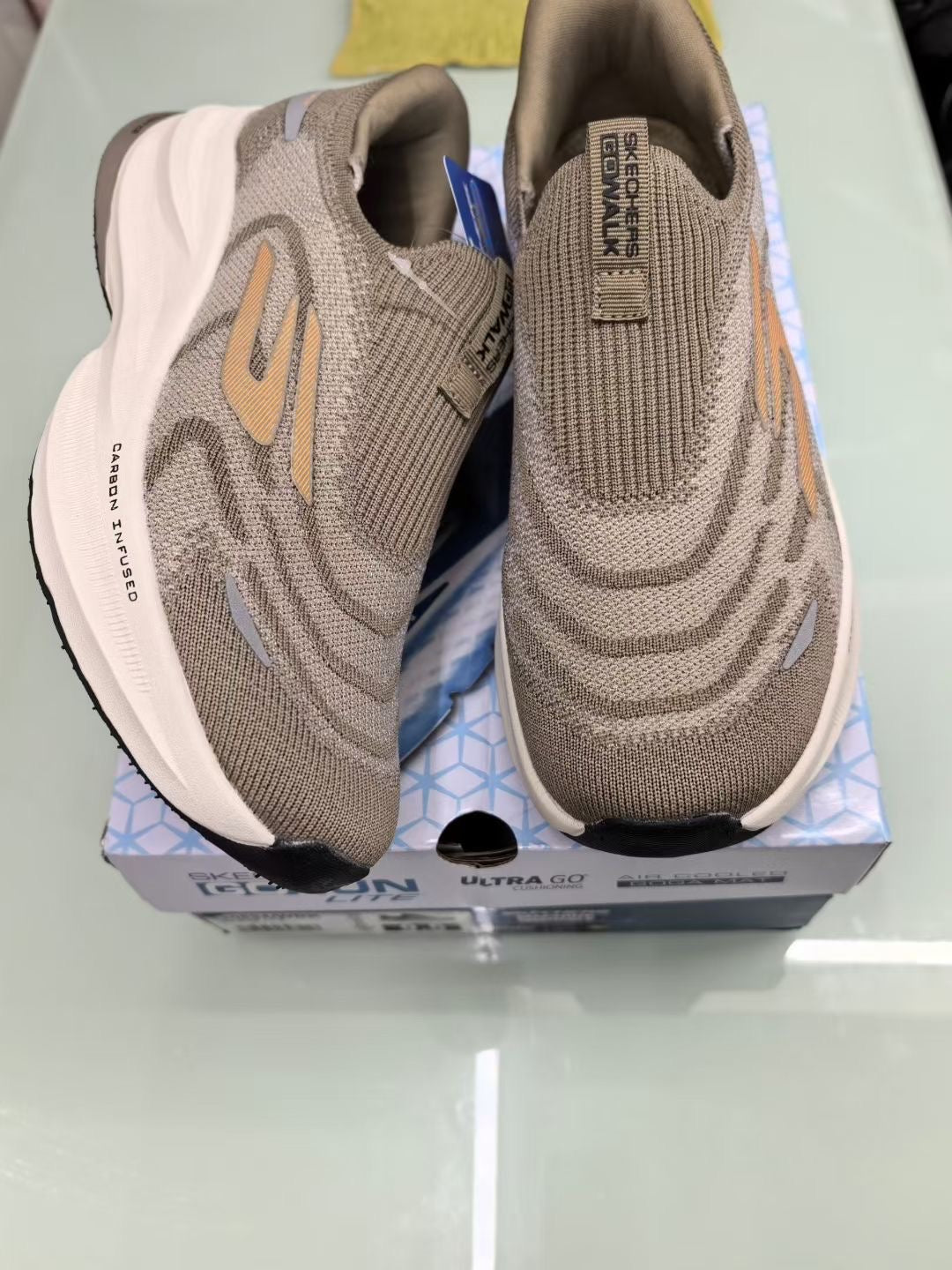Slip-ins Arch Fit Carbon Infused walking or running
