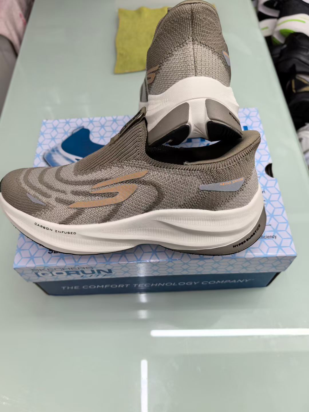 Slip-ins Arch Fit Carbon Infused walking or running