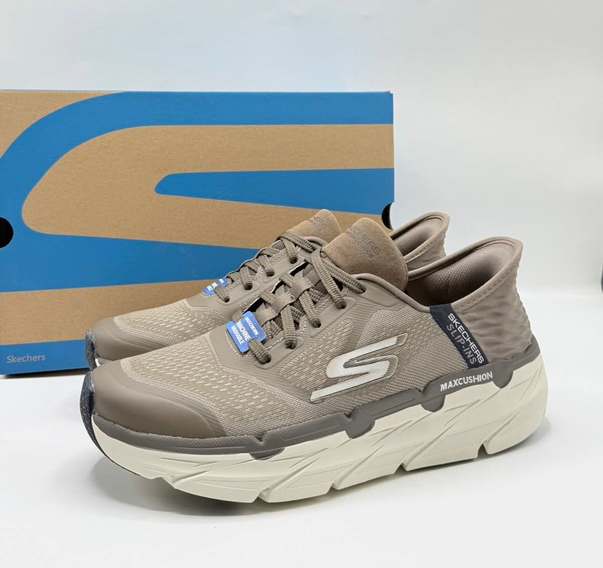 SkECHERS Slip-ins Arch Fit Carbon Infused walking or running