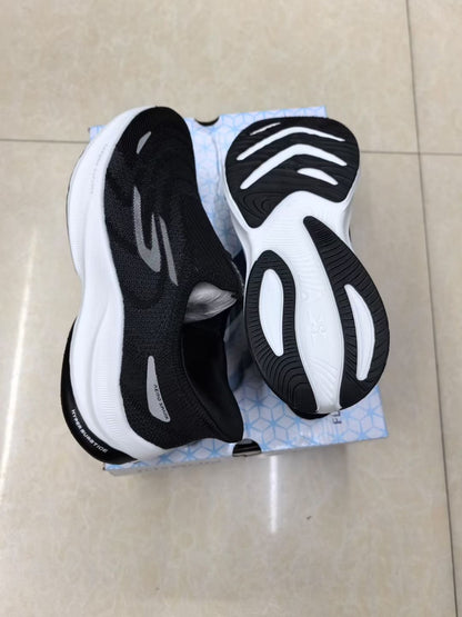 Slip-ins Arch Fit Carbon Infused walking or running