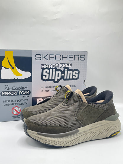 SKECHERS