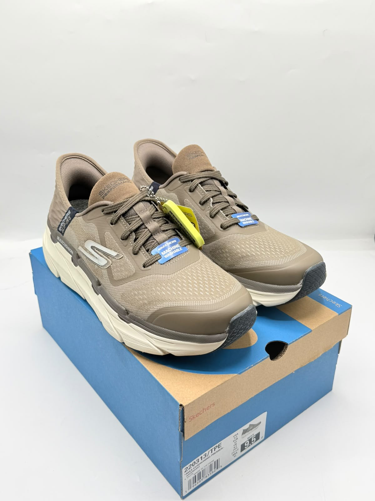 SkECHERS Slip-ins Arch Fit Carbon Infused walking or running