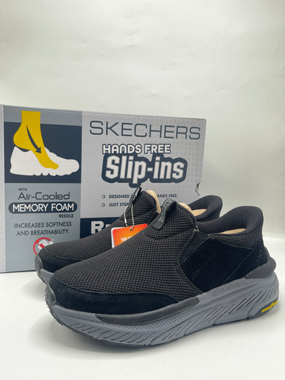 SKECHERS