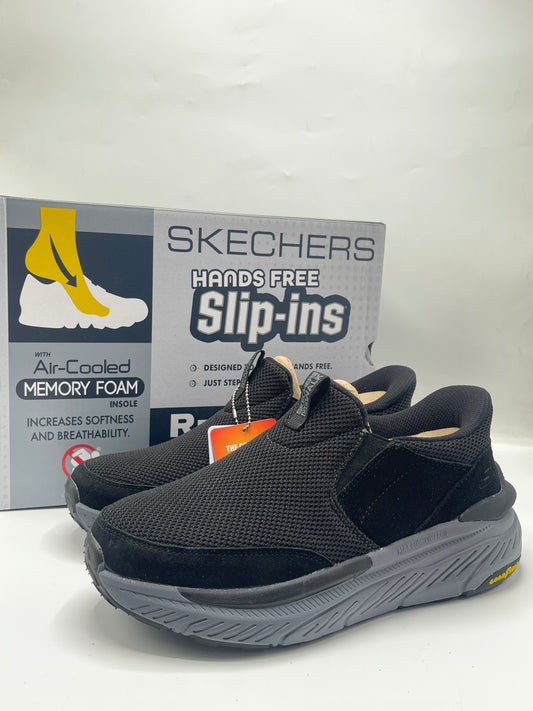 SKECHERS