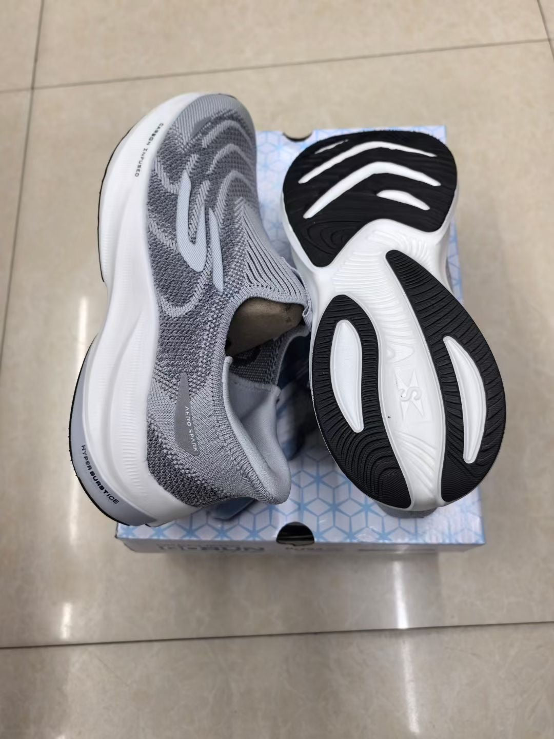 Slip-ins Arch Fit Carbon Infused walking or running