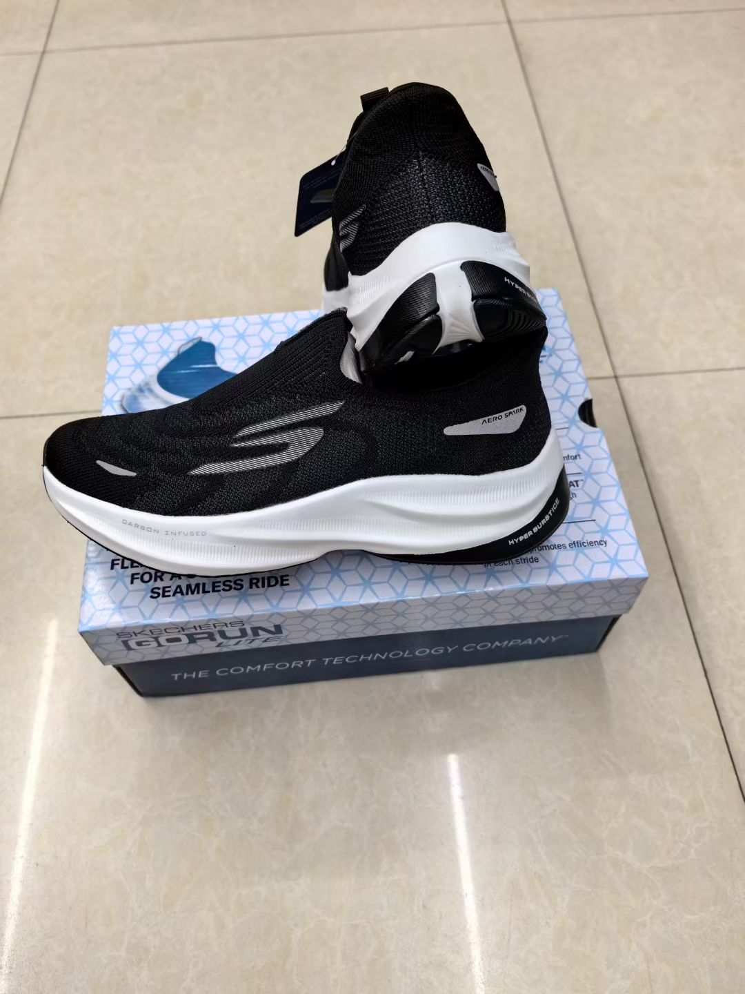 Slip-ins Arch Fit Carbon Infused walking or running