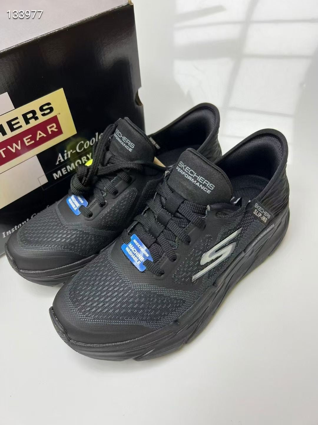 SkECHERS Slip-ins Arch Fit Carbon Infused walking or running