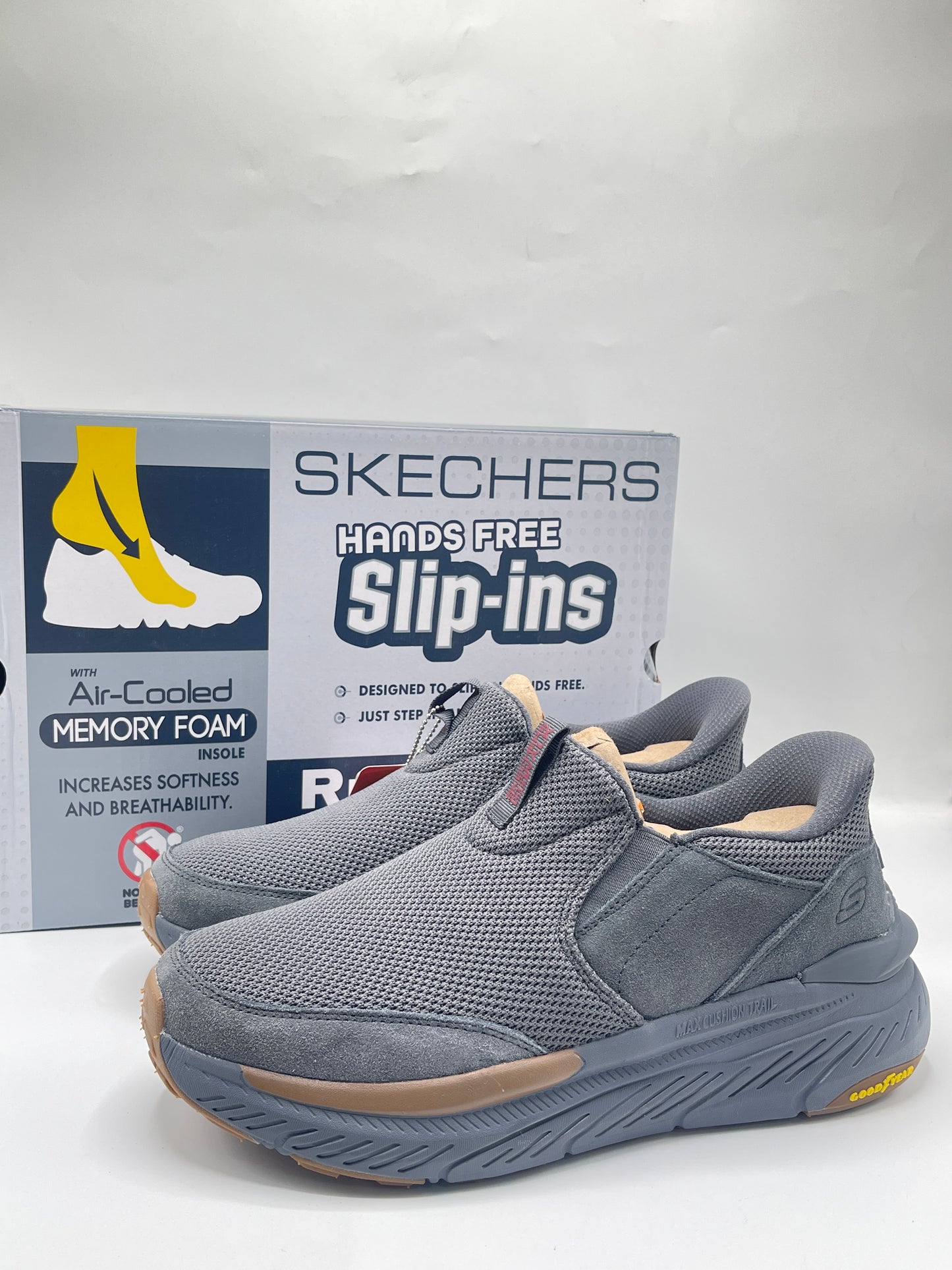 SKECHERS
