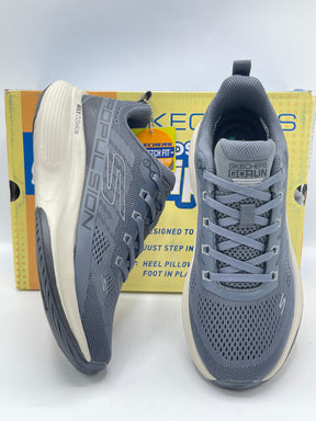 Skechers Max Cushioning