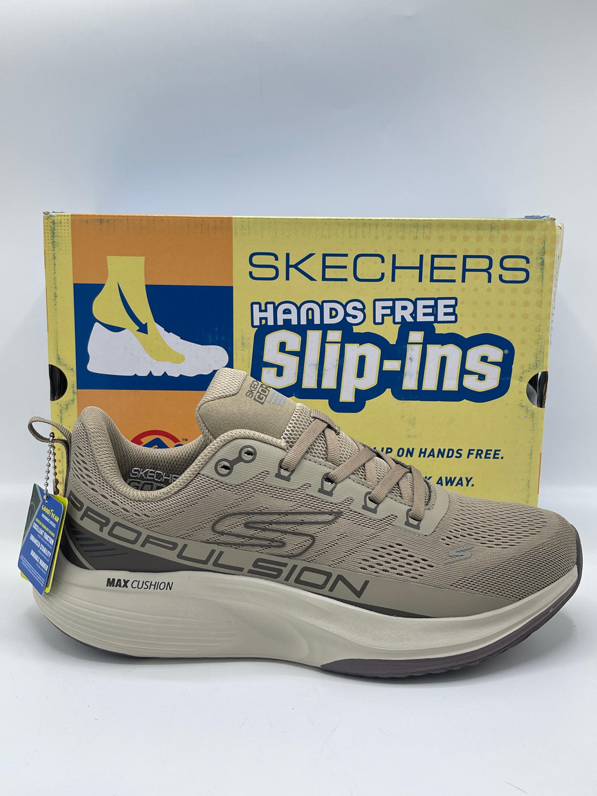 Skechers Max Cushioning
