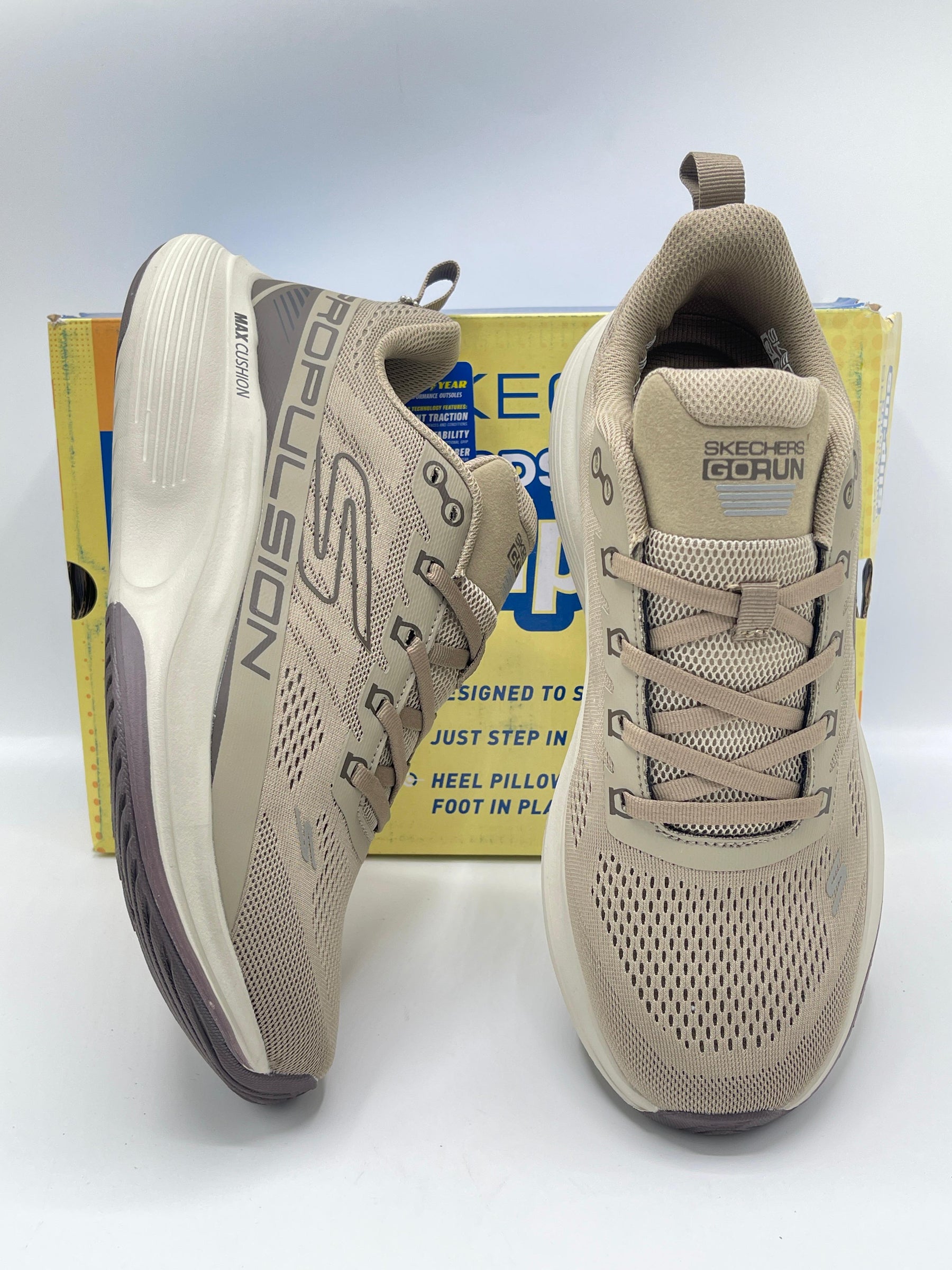 Skechers Max Cushioning