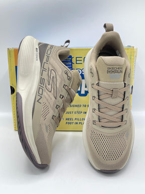 Skechers Max Cushioning