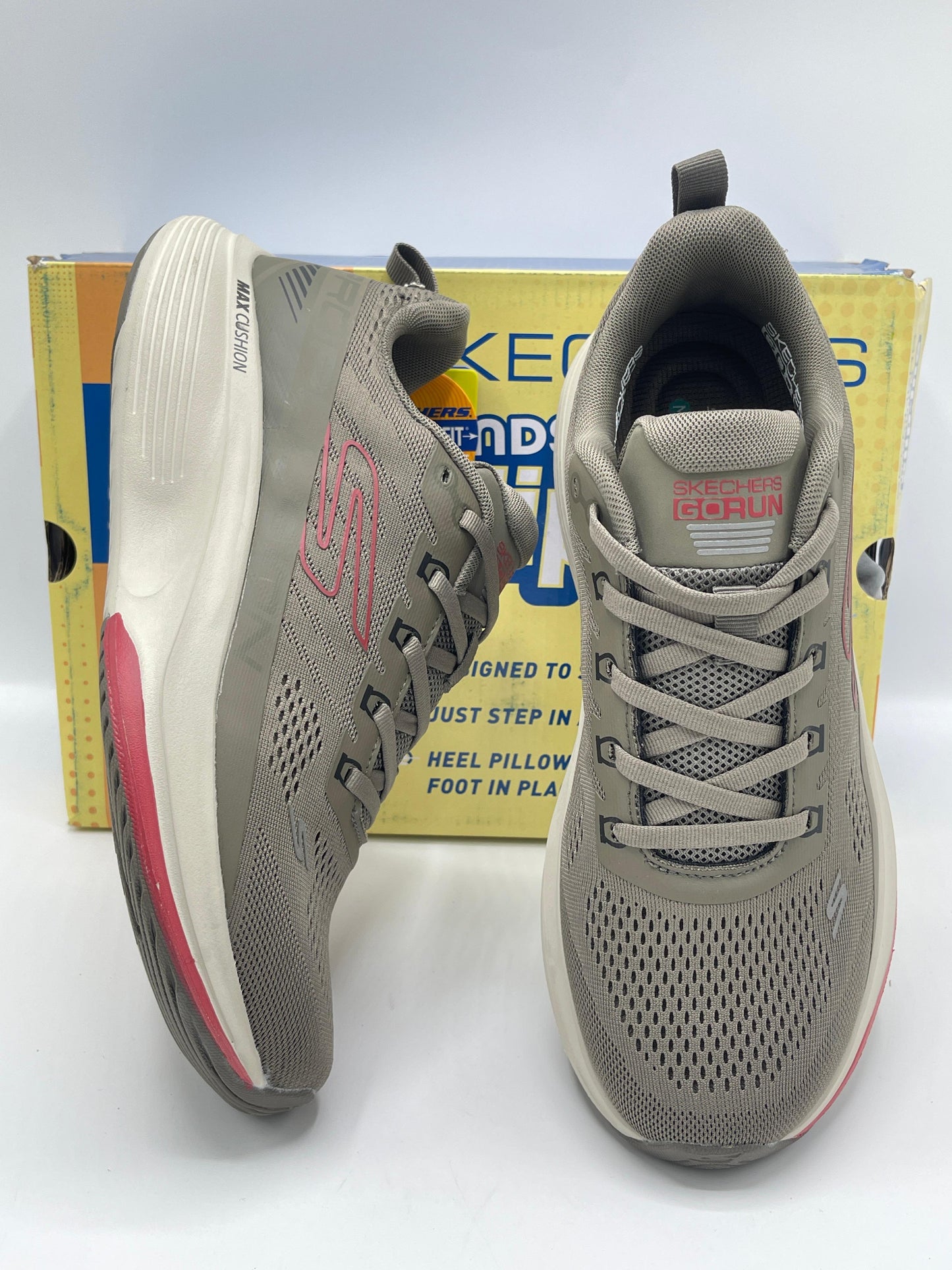 Skechers Max Cushioning