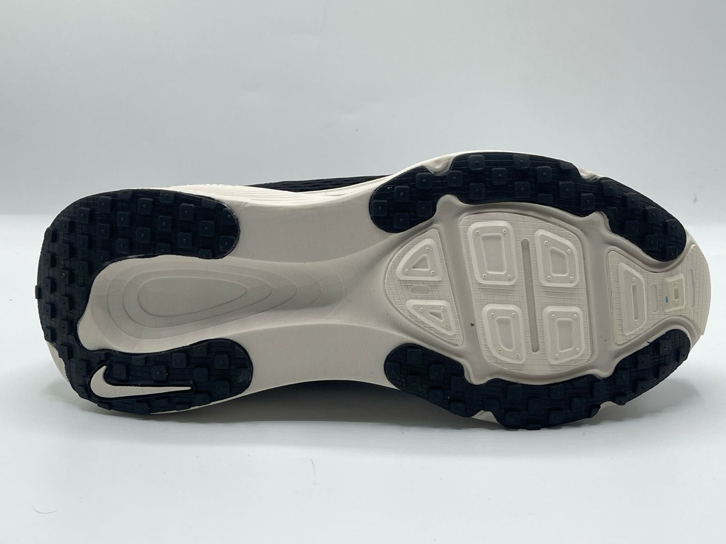 NIKE VOMERO 18