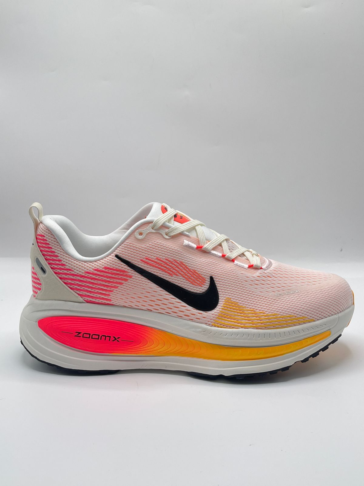 NIKE VOMERO 18