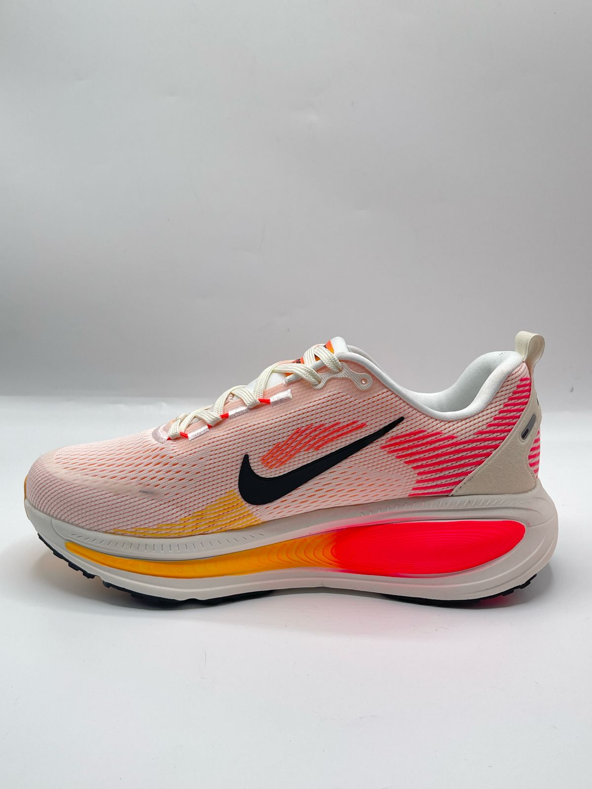 NIKE VOMERO 18