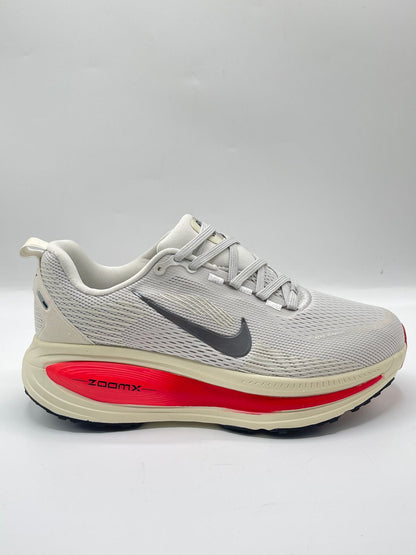 NIKE VOMERO 18