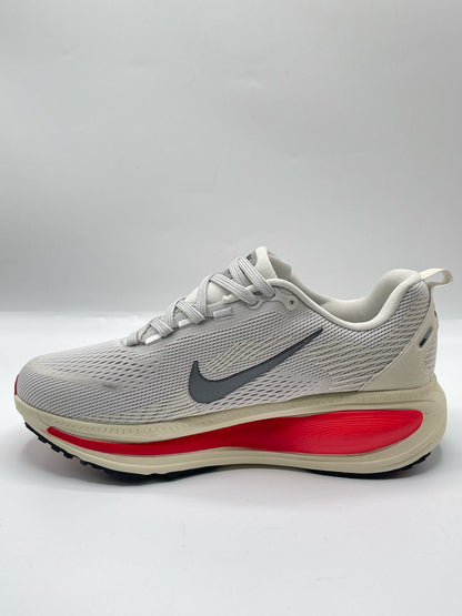 NIKE VOMERO 18