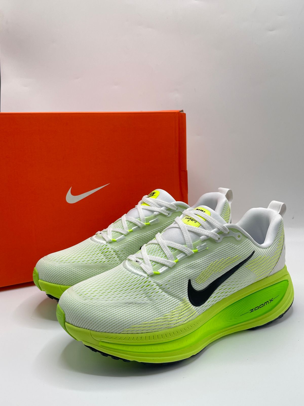 NIKE VOMERO 18