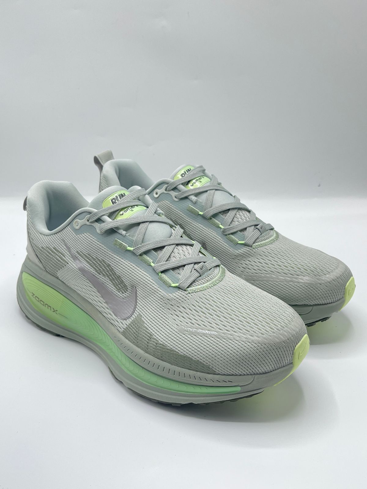 NIKE VOMERO 18