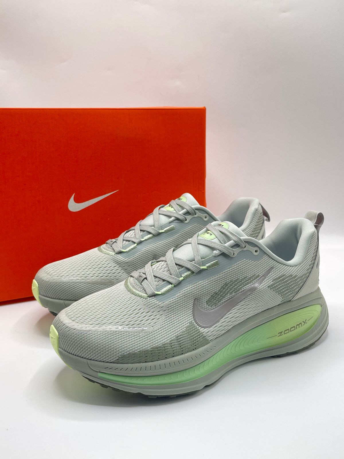 NIKE VOMERO 18