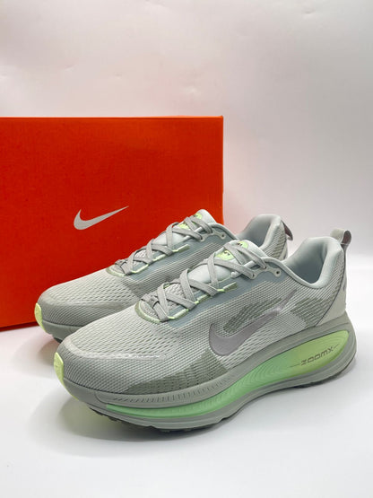 NIKE VOMERO 18